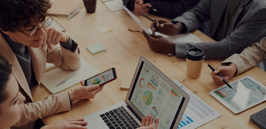 investidores analisando uma startup